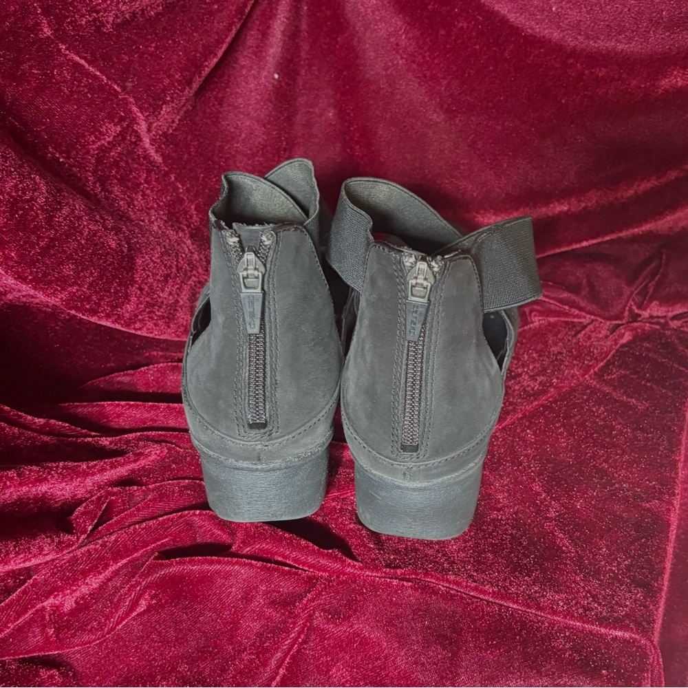 🤗Black Comfy Dansko Laura Nubuck Cross Strap Wedge Shoes🤗 - Picture 3 of 4